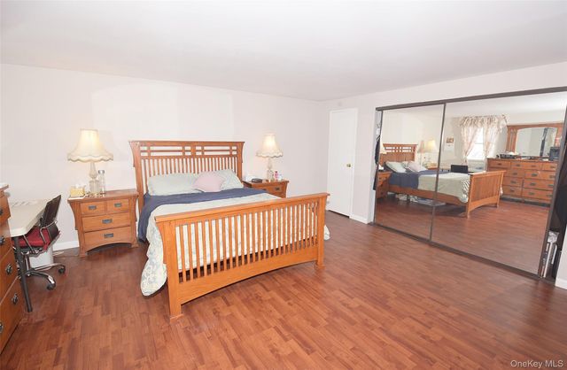 1055 Coates Avenue, Holbrook, NY 11741