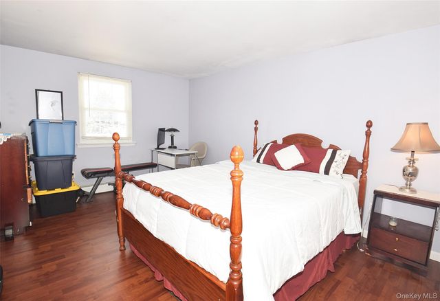 1055 Coates Avenue, Holbrook, NY 11741