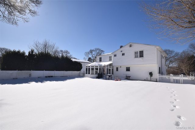 1055 Coates Avenue, Holbrook, NY 11741