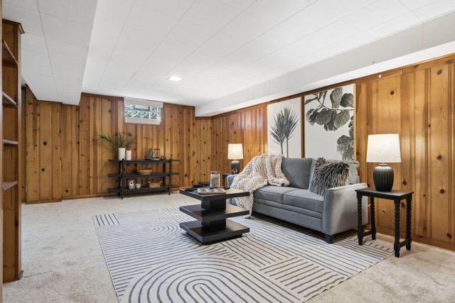 171 Village Drive, Columbus, OH 43214