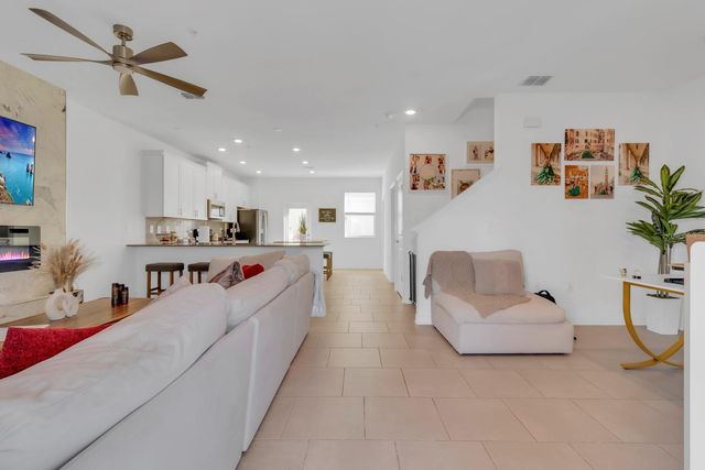 11245 LISTENING DRIVE, Orlando, FL 32832