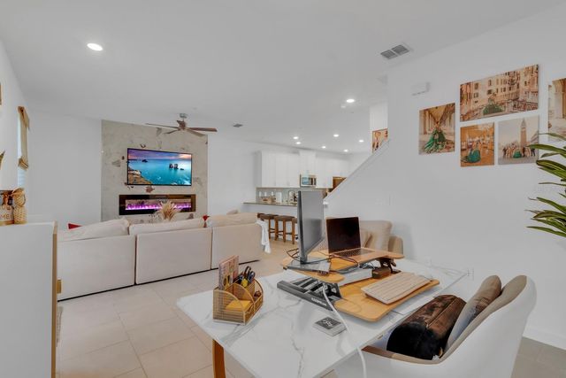 11245 LISTENING DRIVE, Orlando, FL 32832