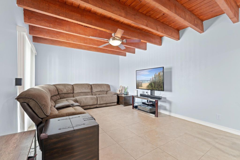 Image 11 of property listing at 12128 Regal Court E, Wellington, FL 33414