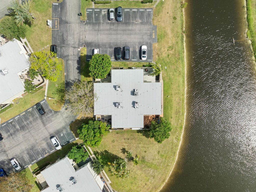 Image 33 of property listing at 12128 Regal Court E, Wellington, FL 33414