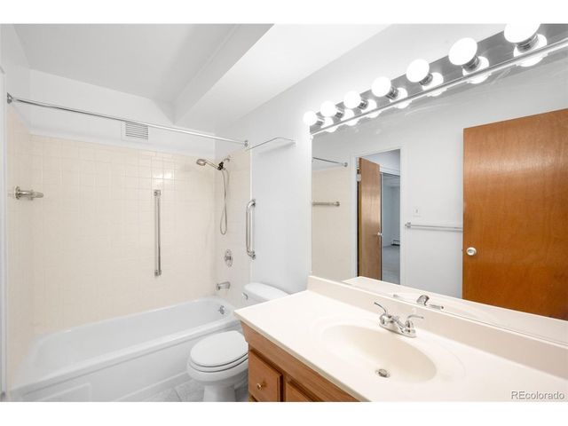 9655 E Center Ave 8A, Denver, CO 80247