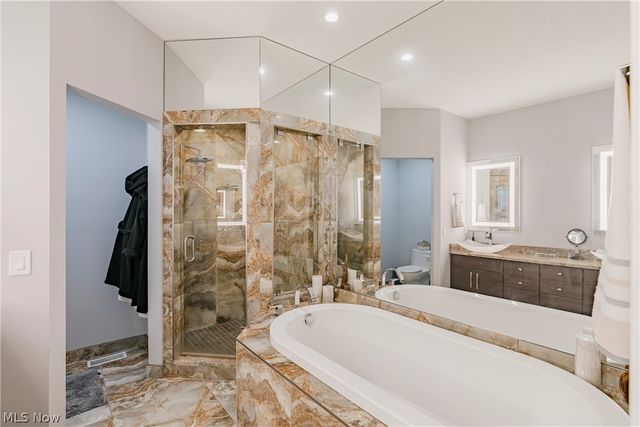 455 Dornoch Lane, Highland Heights, OH 44143