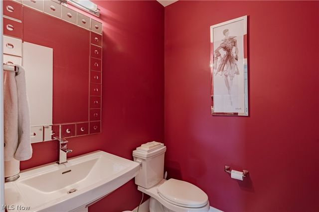 455 Dornoch Lane, Highland Heights, OH 44143