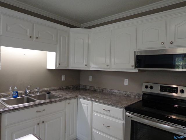 902 Bellemeade Street, Hartselle, AL 35640