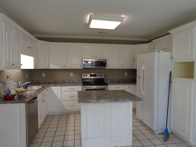 902 Bellemeade Street, Hartselle, AL 35640