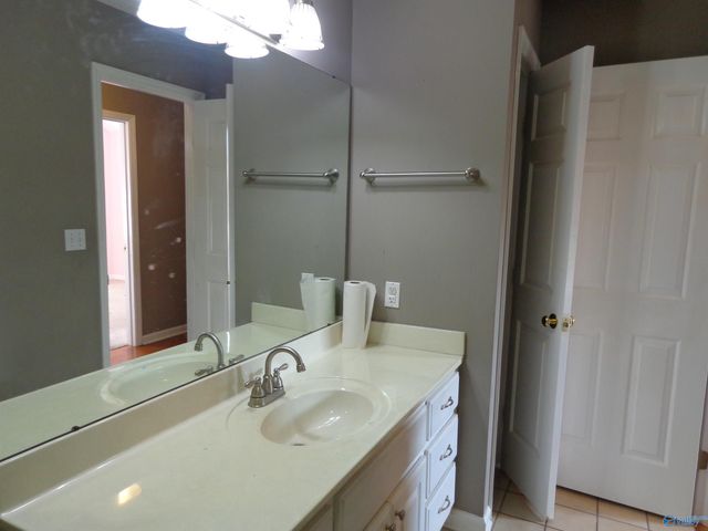 902 Bellemeade Street, Hartselle, AL 35640