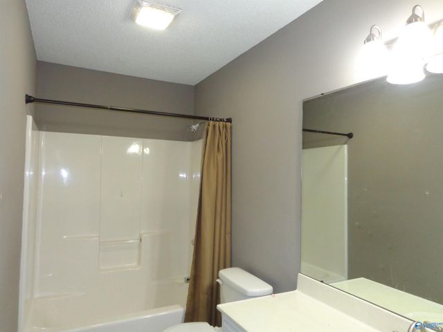 902 Bellemeade Street, Hartselle, AL 35640