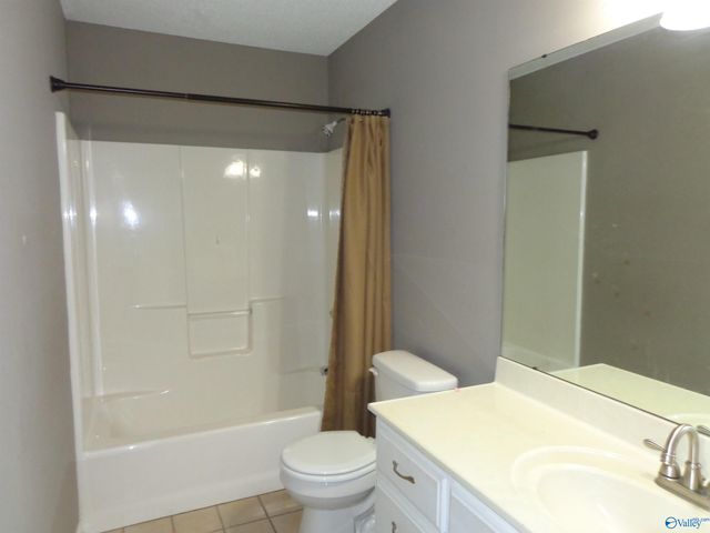 902 Bellemeade Street, Hartselle, AL 35640