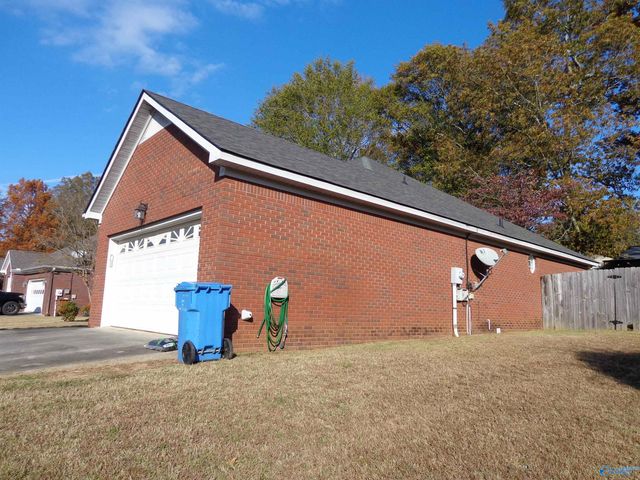 902 Bellemeade Street, Hartselle, AL 35640