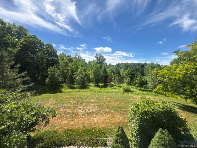 28 Church Farm Road, Gardiner, NY 12525