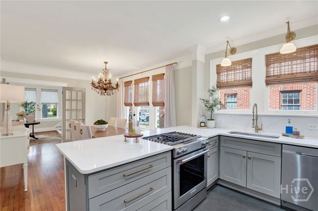 208 E 48th Street, Savannah, GA 31405