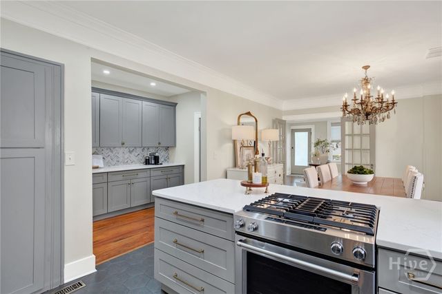 208 E 48th Street, Savannah, GA 31405