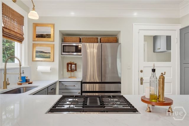 208 E 48th Street, Savannah, GA 31405