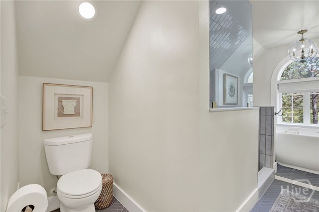 208 E 48th Street, Savannah, GA 31405
