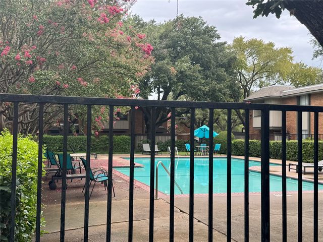2805 Rio Branco Street 105G, Farmers Branch, TX 75234