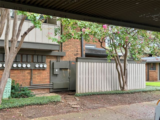 2805 Rio Branco Street 105G, Farmers Branch, TX 75234