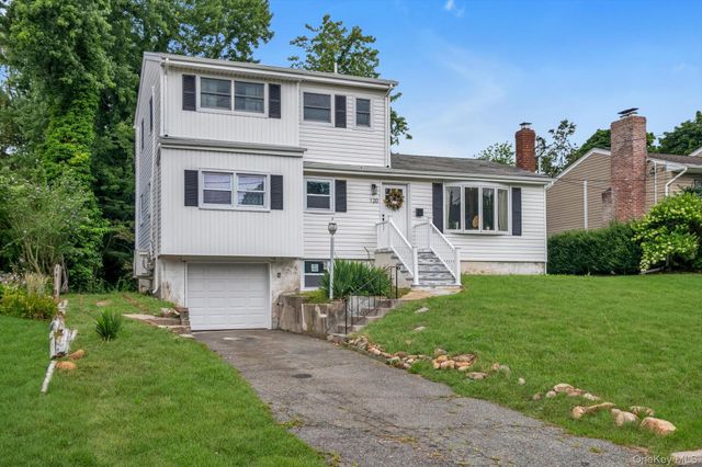 120 Glenwood Road, Glenwood Landing, NY 11547