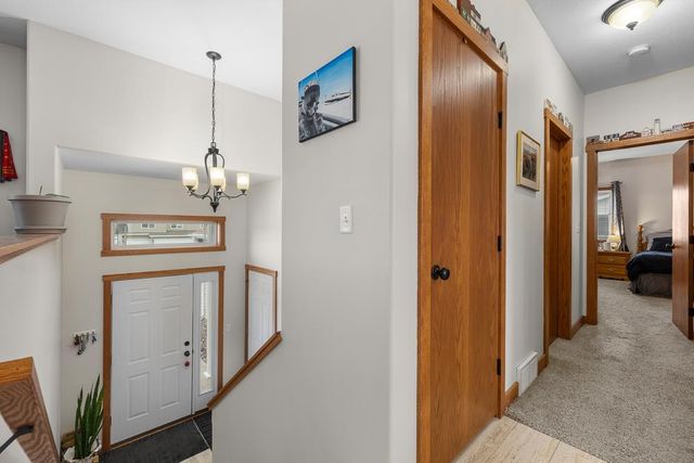 3425 NE 8th ST, Minot, ND 58703