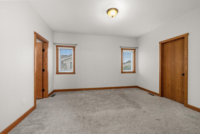 3425 NE 8th ST, Minot, ND 58703