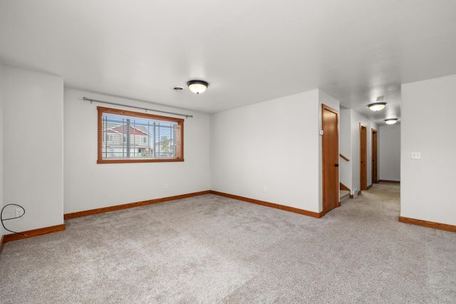 3425 NE 8th ST, Minot, ND 58703