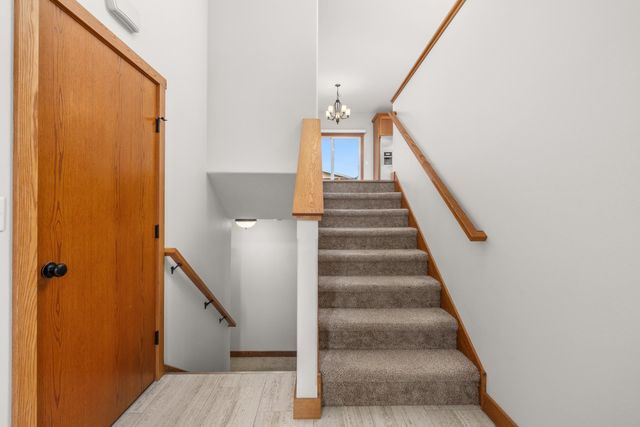 3425 NE 8th ST, Minot, ND 58703