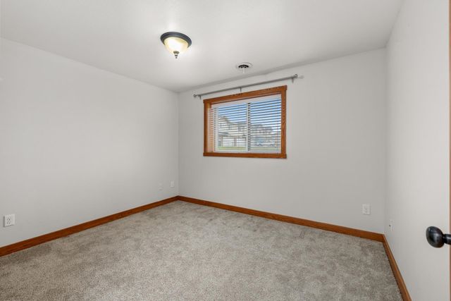 3425 NE 8th ST, Minot, ND 58703