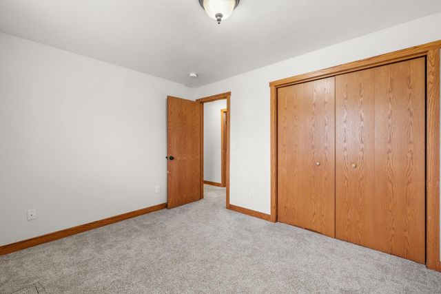 3425 NE 8th ST, Minot, ND 58703