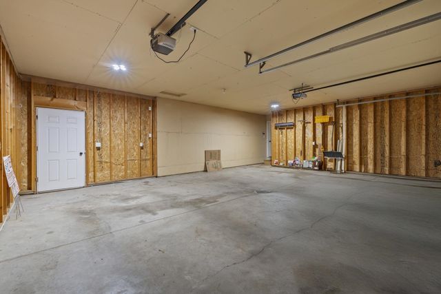 3425 NE 8th ST, Minot, ND 58703