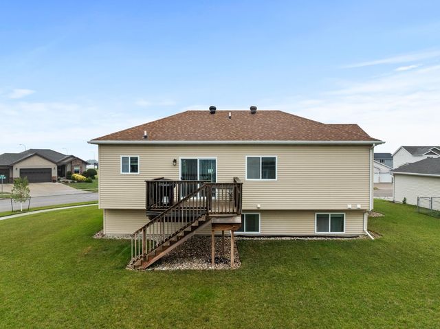 3425 NE 8th ST, Minot, ND 58703