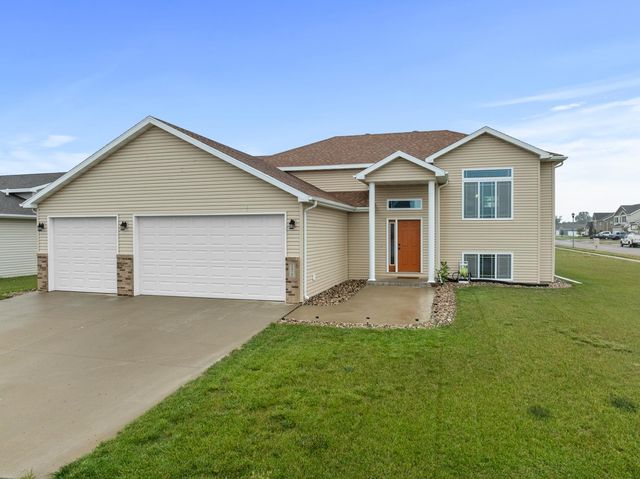 3425 NE 8th ST, Minot, ND 58703
