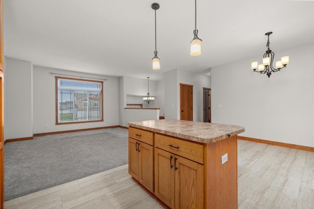 3425 NE 8th ST, Minot, ND 58703