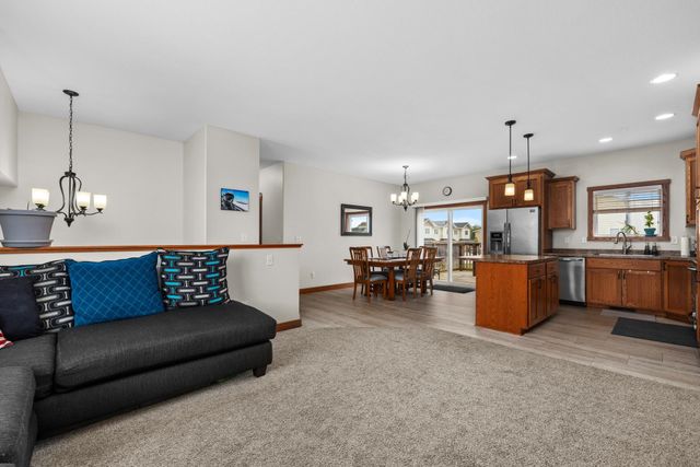 3425 NE 8th ST, Minot, ND 58703