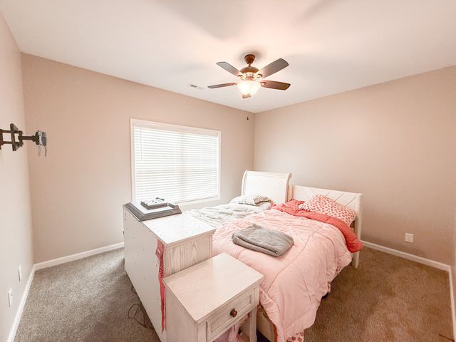 1727 Oak Forest Dr, Clarksville, TN 37043