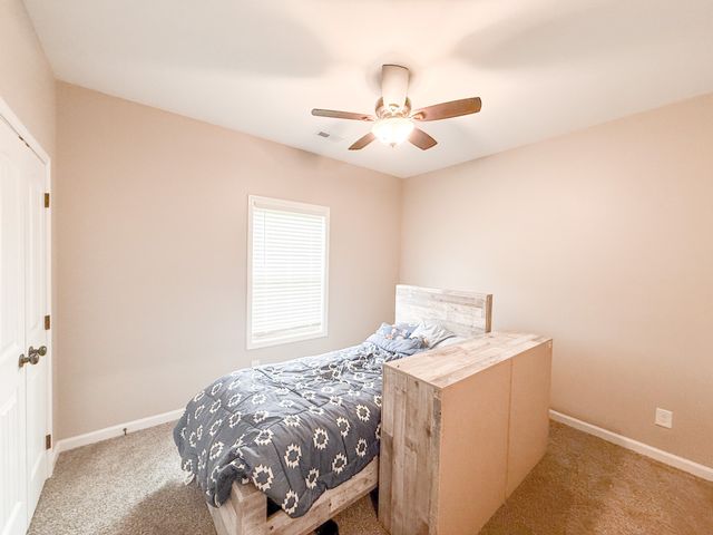 1727 Oak Forest Dr, Clarksville, TN 37043
