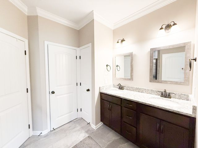 1727 Oak Forest Dr, Clarksville, TN 37043