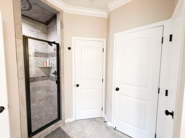 1727 Oak Forest Dr, Clarksville, TN 37043