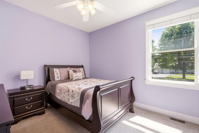 11 Grace Lane, Huntington, NY 11743