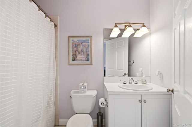 11 Grace Lane, Huntington, NY 11743