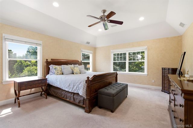 11 Grace Lane, Huntington, NY 11743