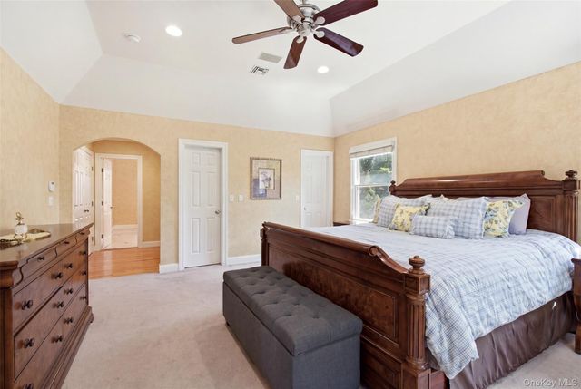 11 Grace Lane, Huntington, NY 11743