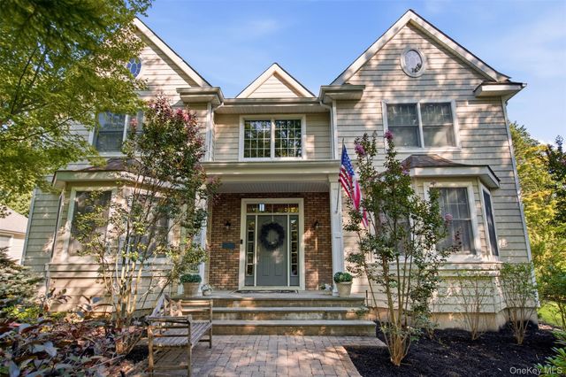 11 Grace Lane, Huntington, NY 11743