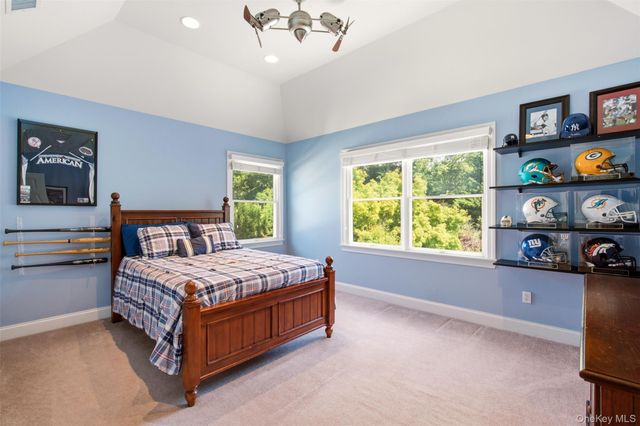 11 Grace Lane, Huntington, NY 11743