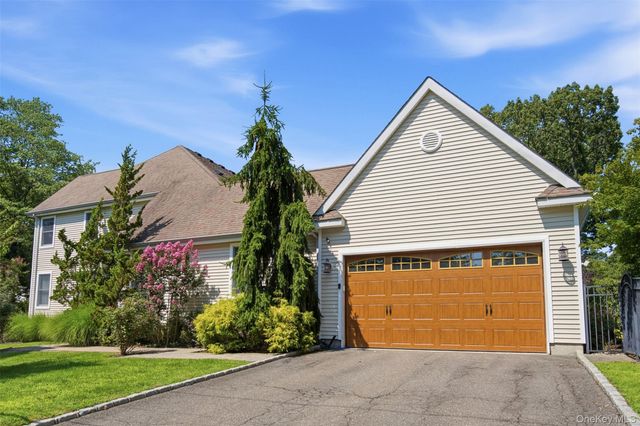 11 Grace Lane, Huntington, NY 11743