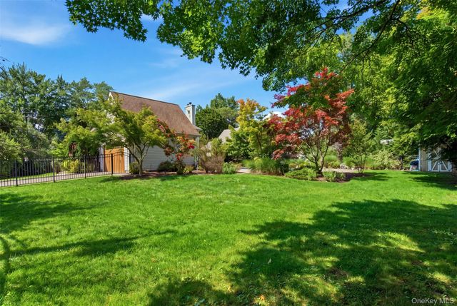 11 Grace Lane, Huntington, NY 11743