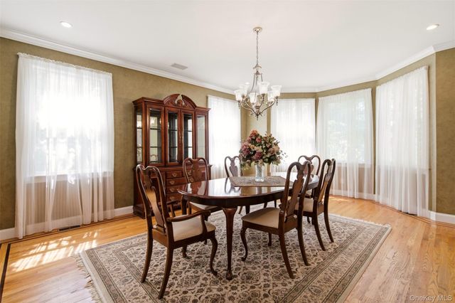 11 Grace Lane, Huntington, NY 11743