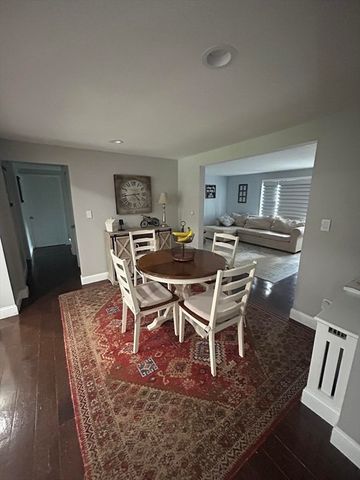 1389 Main St, Lynnfield, MA 01940